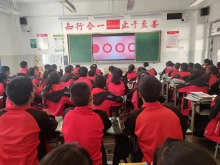 “弘扬宪法精神、树立宪法权威”